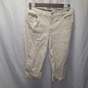 Gloria Vanderbilt capris size 10